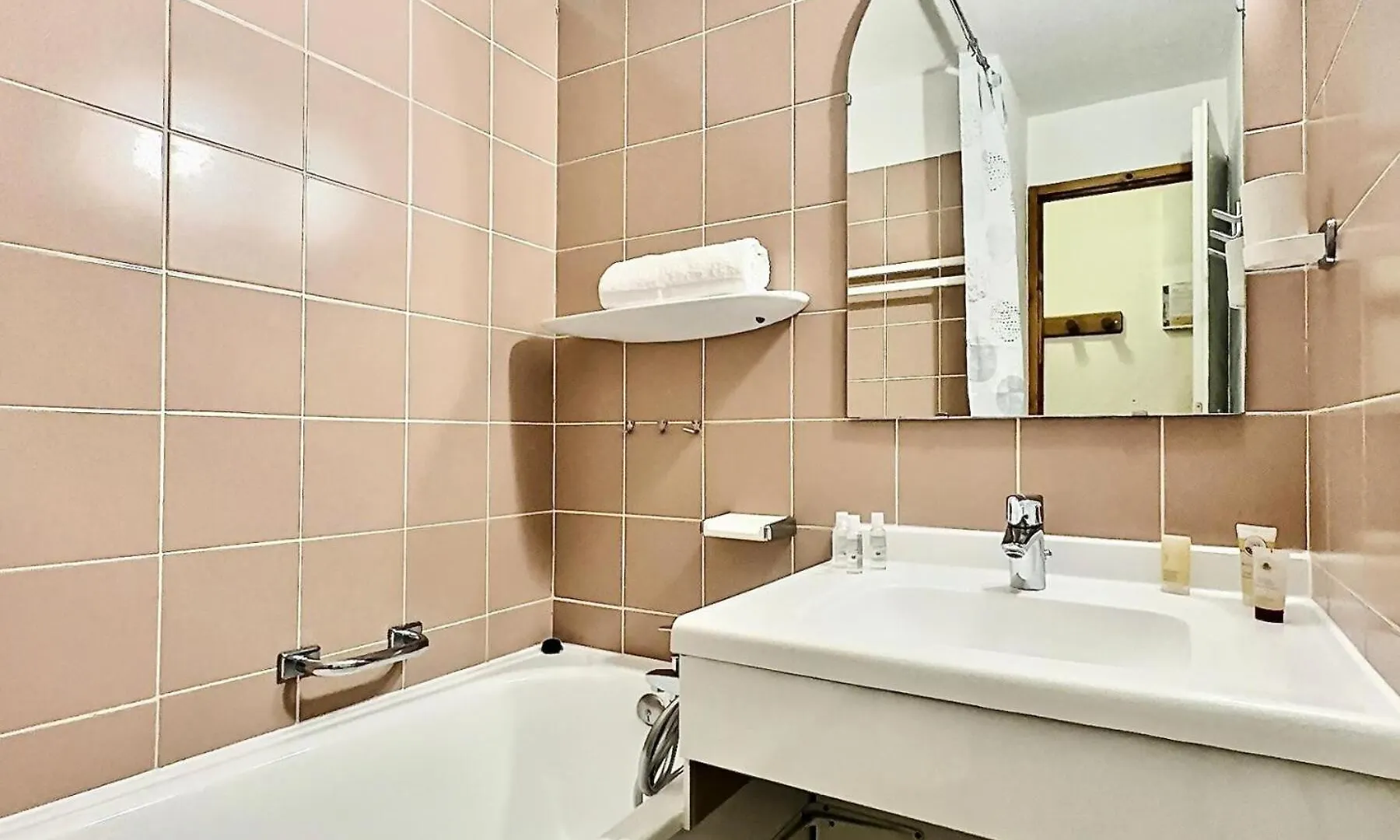Residence Les Jardins De Val - Bel Appartement 6 Personnes, Avec 2 Salles De Bain, Situe A 350 M Du Centre Et 450 M Des Pistes Mae-4494 Val-d'Isere