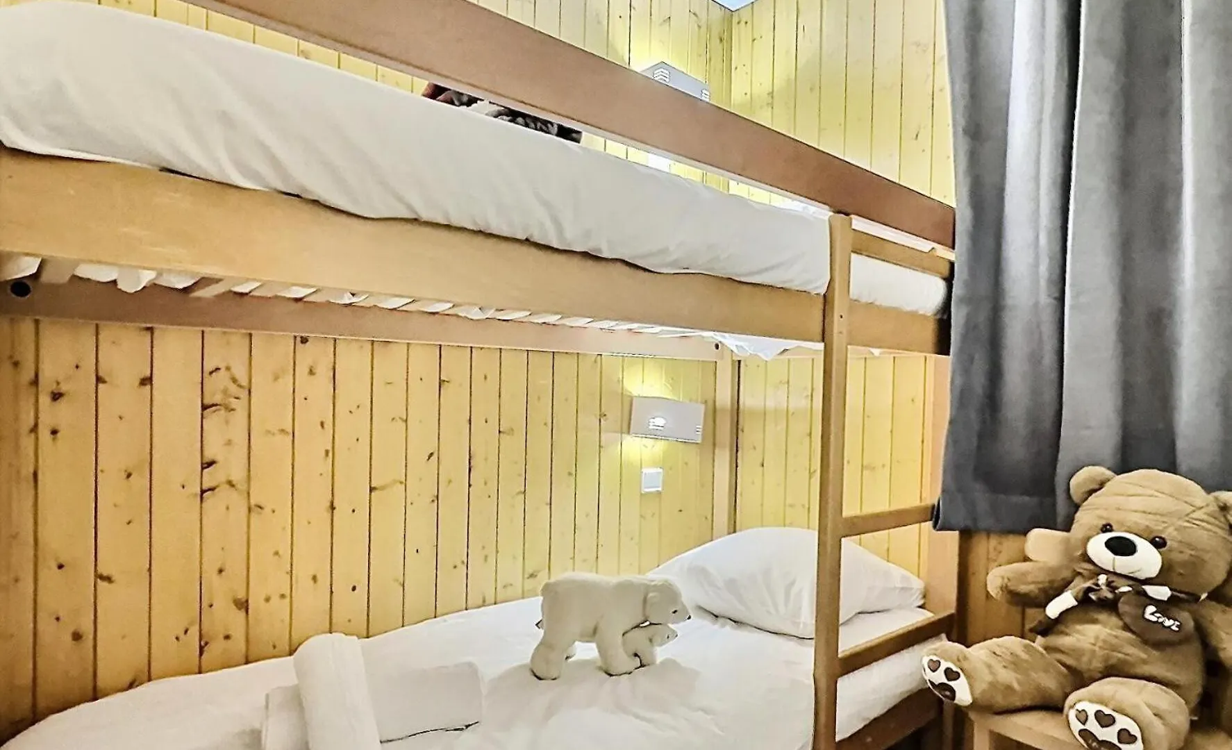 Residence Les Jardins De Val - Bel Appartement 6 Personnes, Avec 2 Salles De Bain, Situe A 350 M Du Centre Et 450 M Des Pistes Mae-4494 Val-d'Isere Apartment