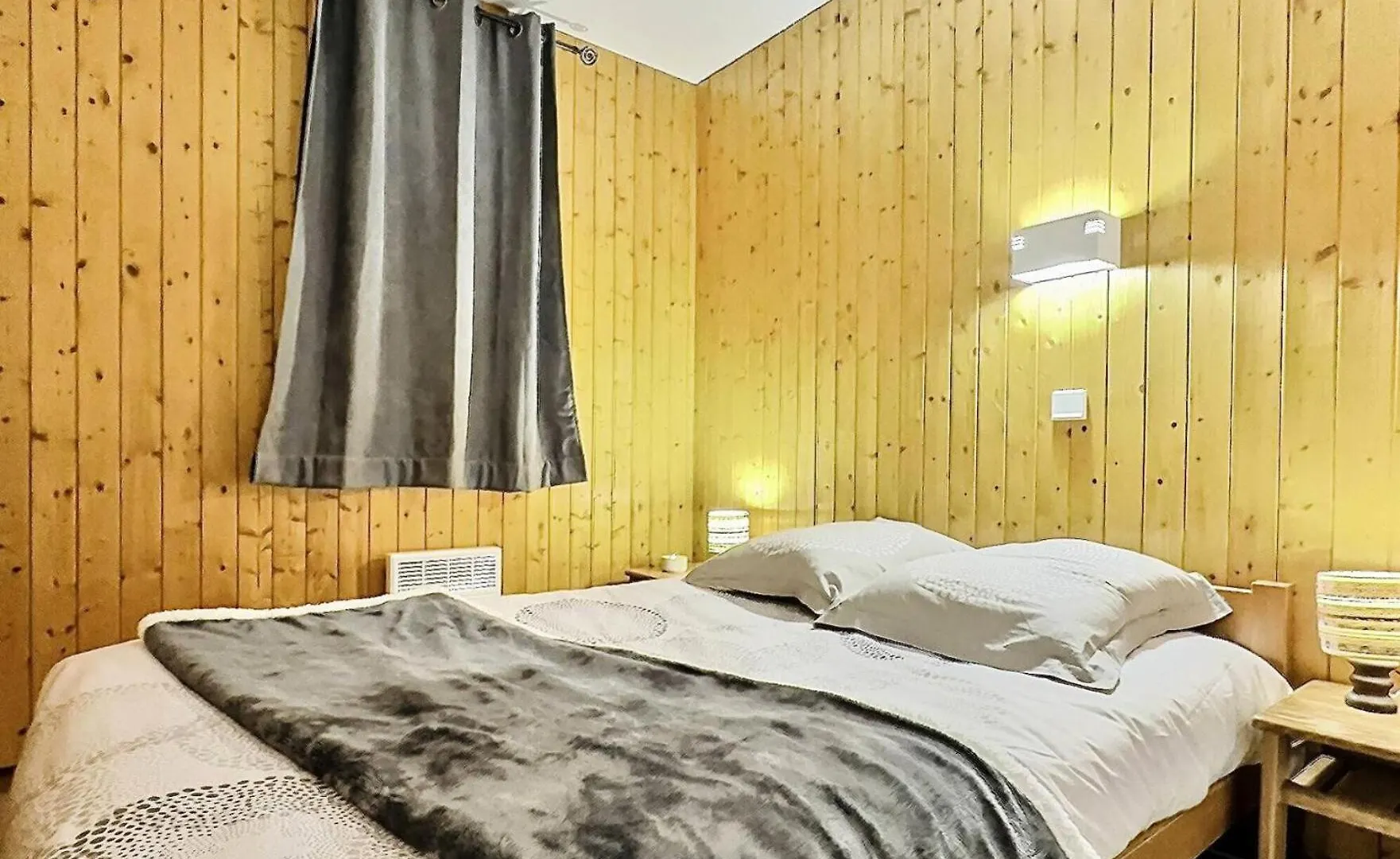 Residence Les Jardins De Val - Bel Appartement 6 Personnes, Avec 2 Salles De Bain, Situe A 350 M Du Centre Et 450 M Des Pistes Mae-4494 Val-d'Isere Apartment